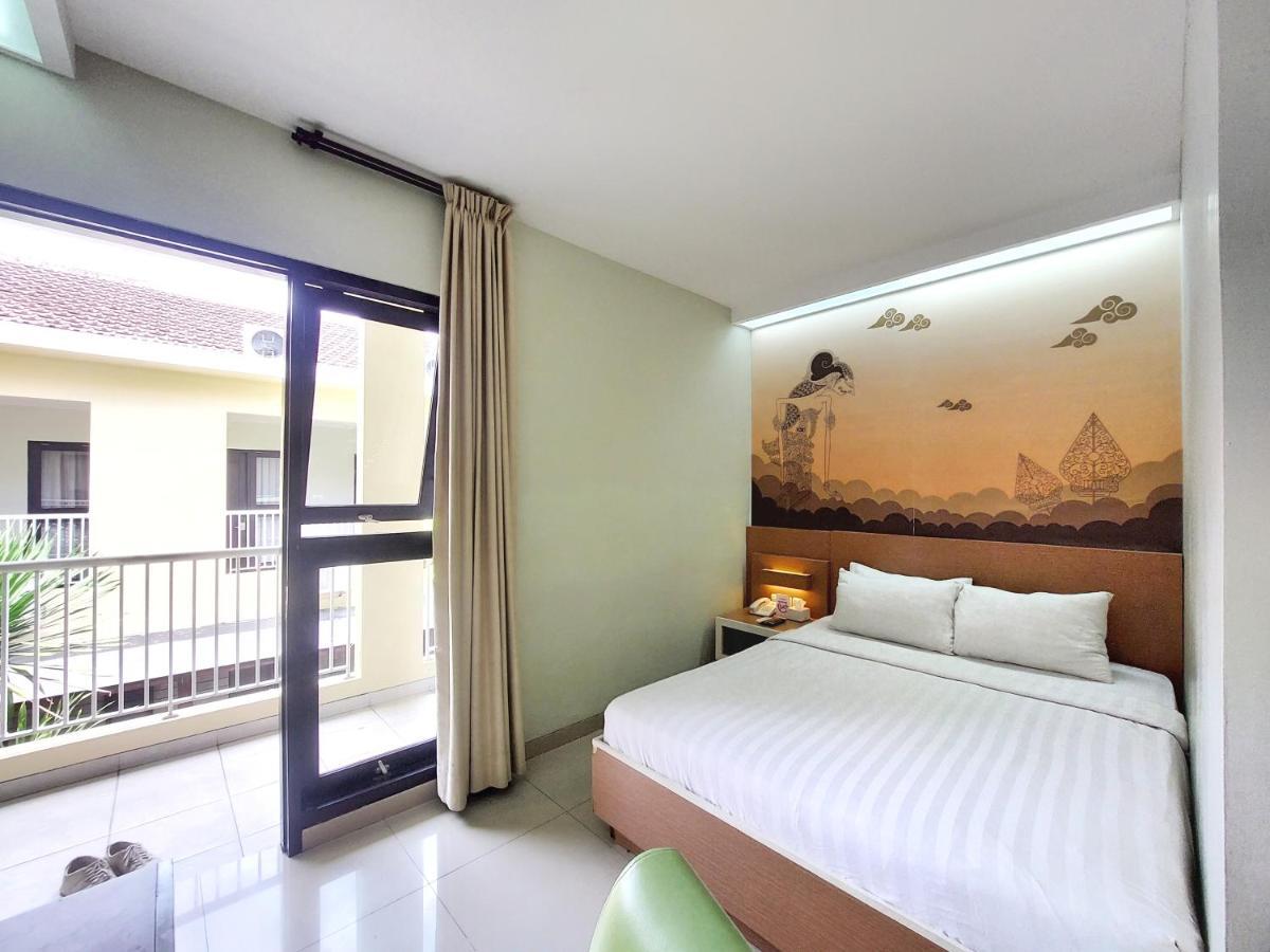 Shinta Guesthouse Malang Exterior photo