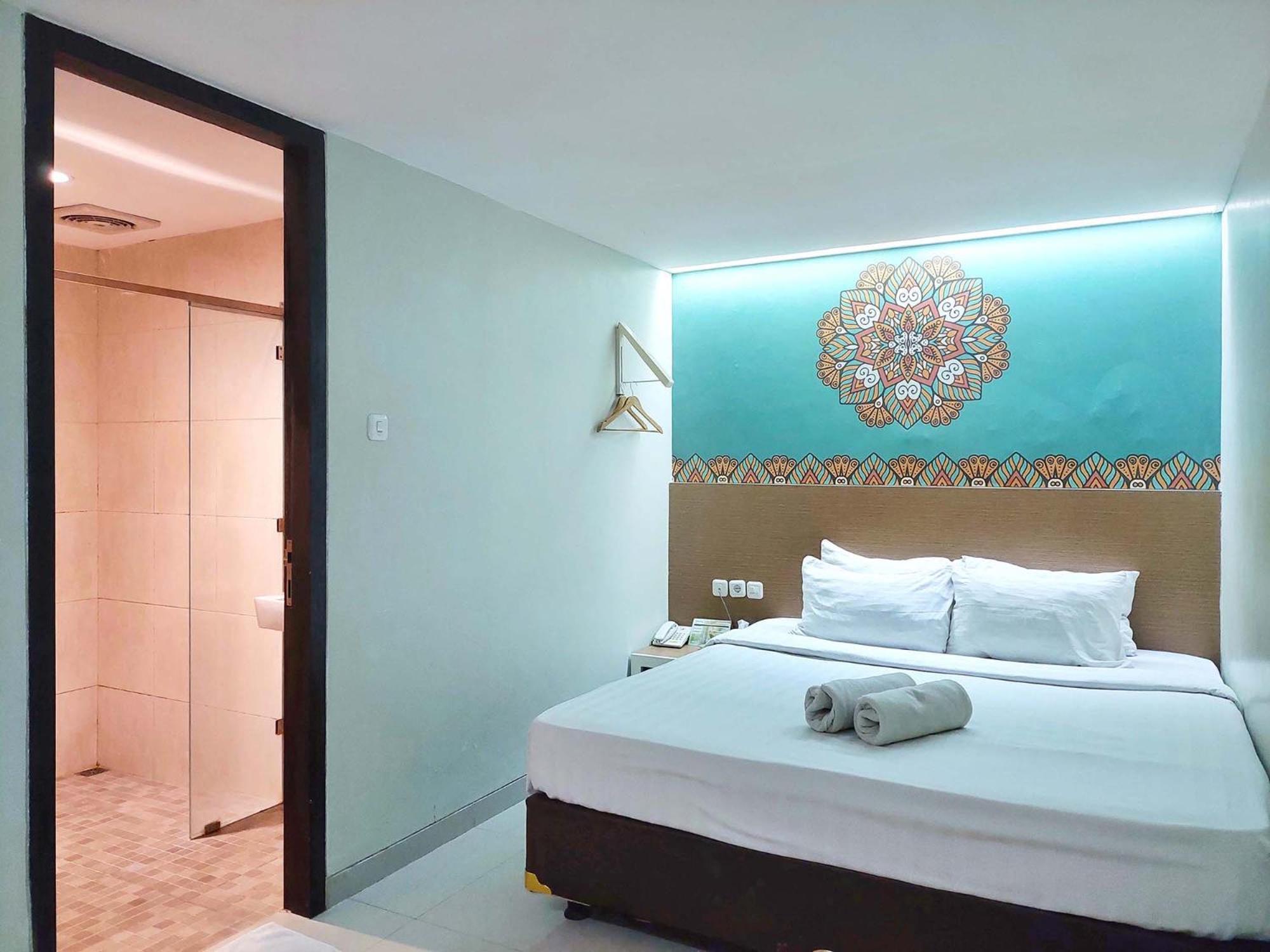 Shinta Guesthouse Malang Exterior photo