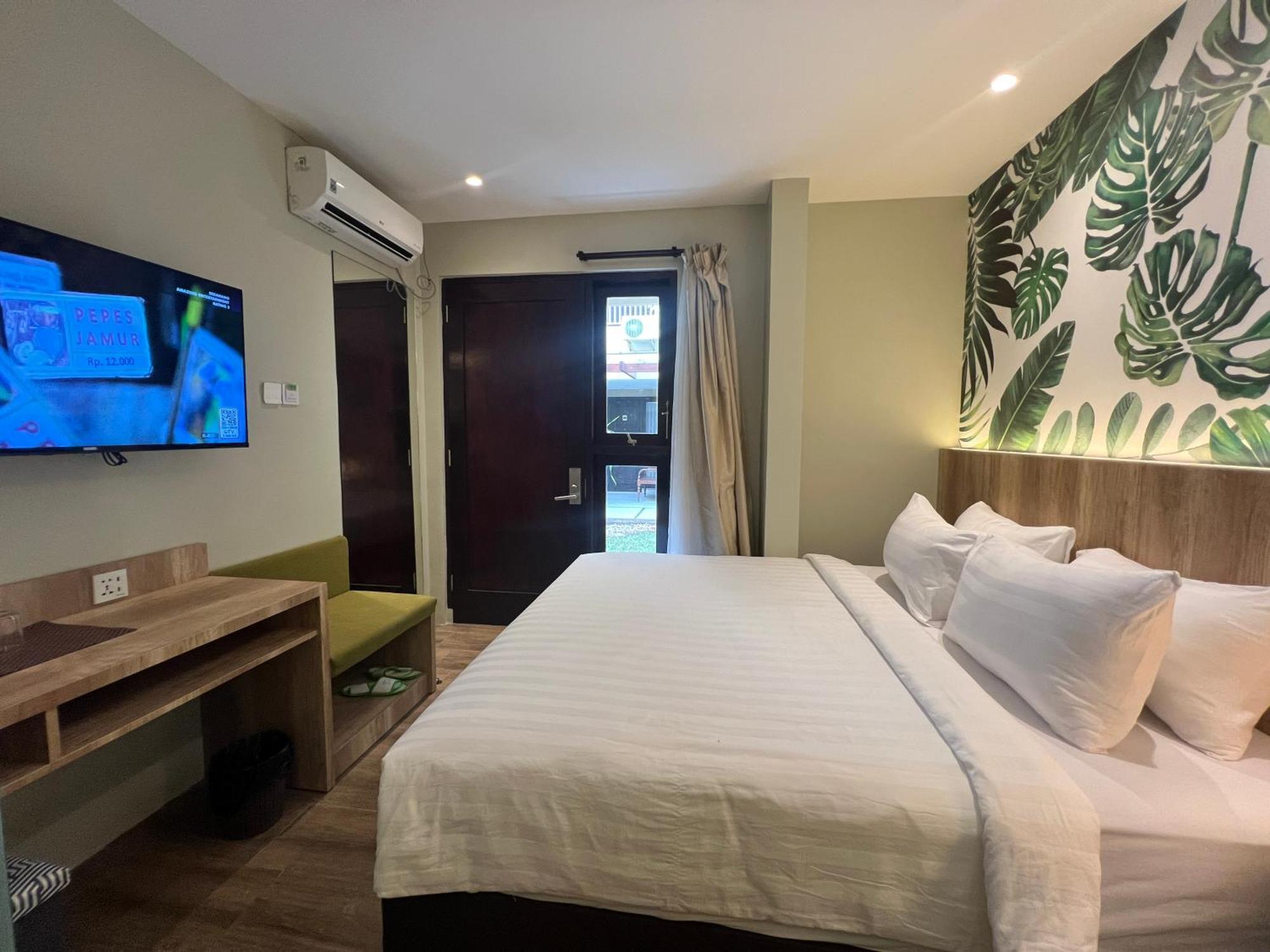 Shinta Guesthouse Malang Exterior photo